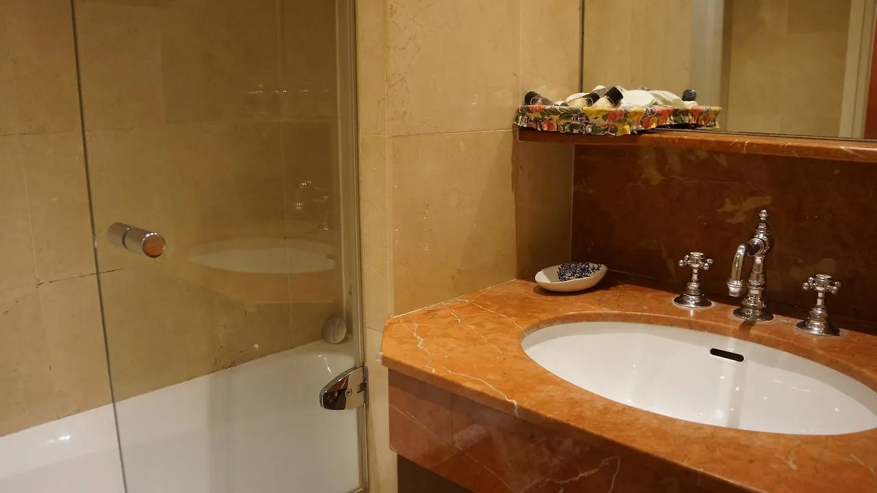 Hotel Le Relais Médicis 4*