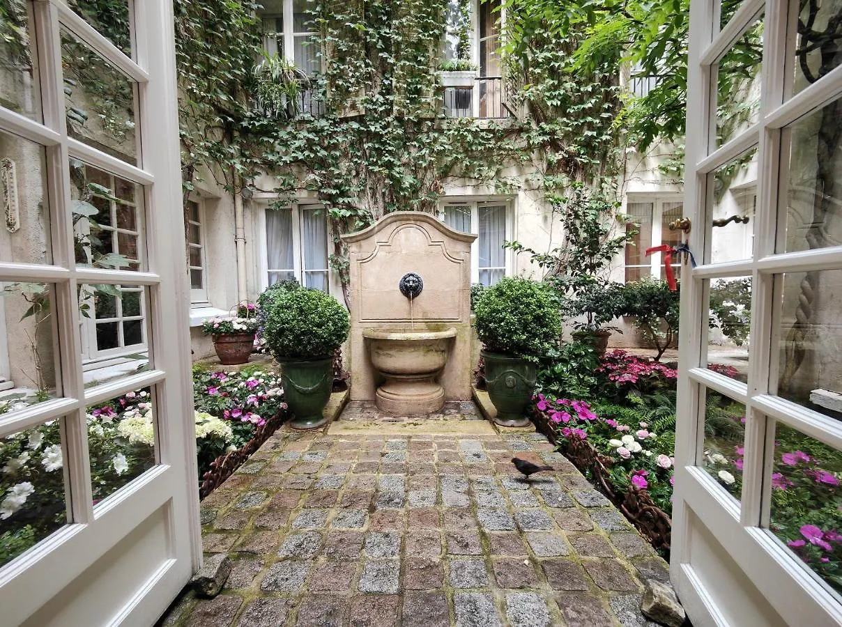 Hotel Le Relais Medicis 4*